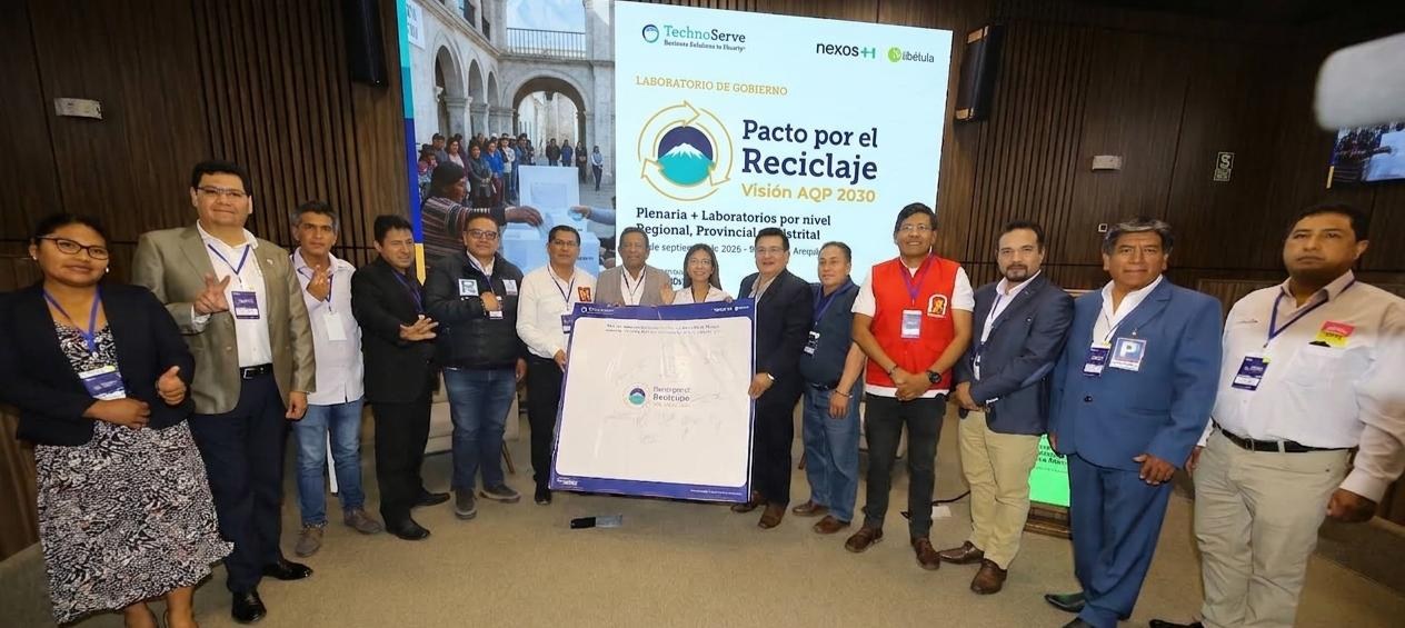 Primeras candidaturas junto al panel del Pacto por el Reciclaje tras el Laboratorio de Gobierno, 16 de septiembre
