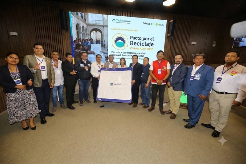 Recorte de Revelación.pe: Candidatos se adhieren al Pacto por el Reciclaje tras evaluar medidas concretas de gobierno
